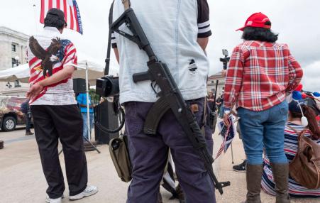 armed rightwing protestors in Minnesota